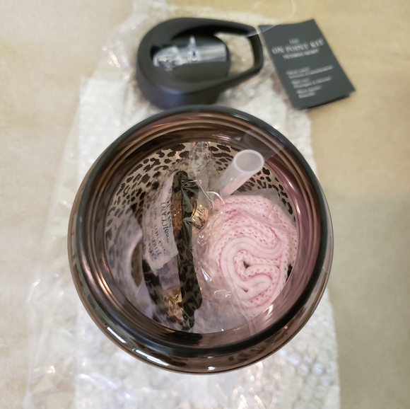 Victoria's Secret Workout Kit - Picture 5 of 5